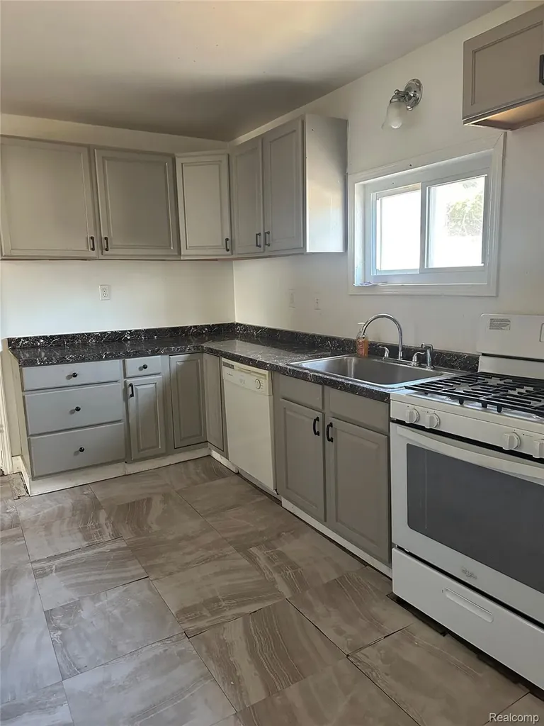 1524 Euclid Street Lincoln Park City MI 48146