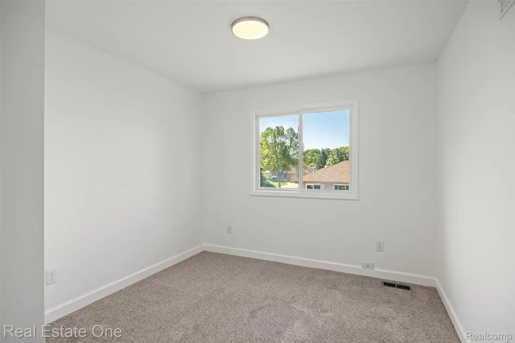2202 Prescott Drive Troy City MI 48083