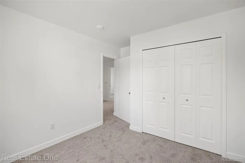 2202 Prescott Drive Troy City MI 48083