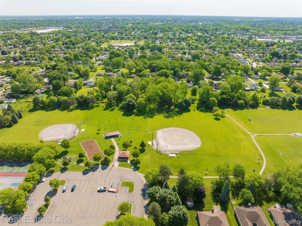 2202 Prescott Drive Troy City MI 48083