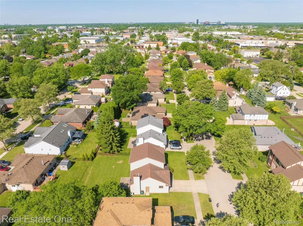 2202 Prescott Drive Troy City MI 48083