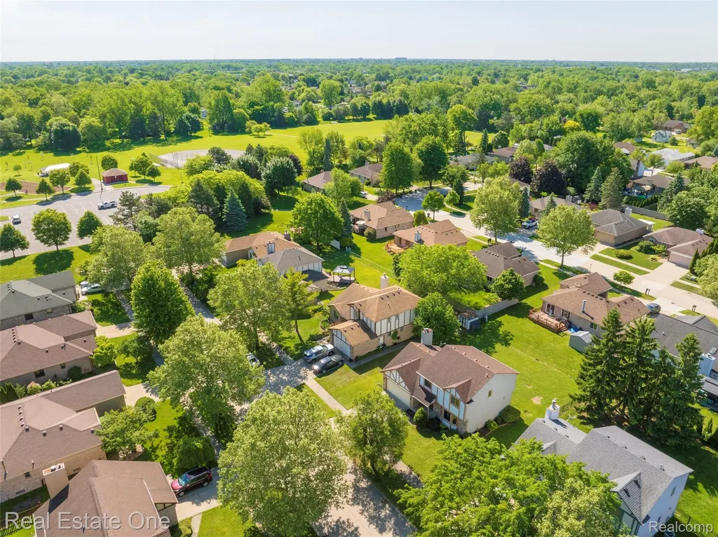 2202 Prescott Drive Troy City MI 48083