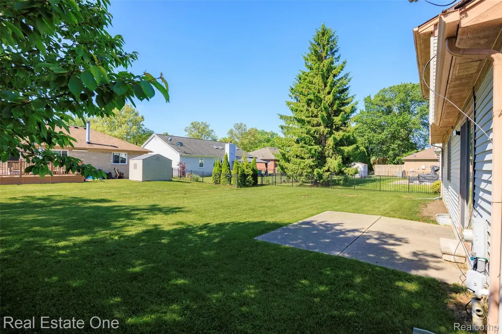 2202 Prescott Drive Troy City MI 48083