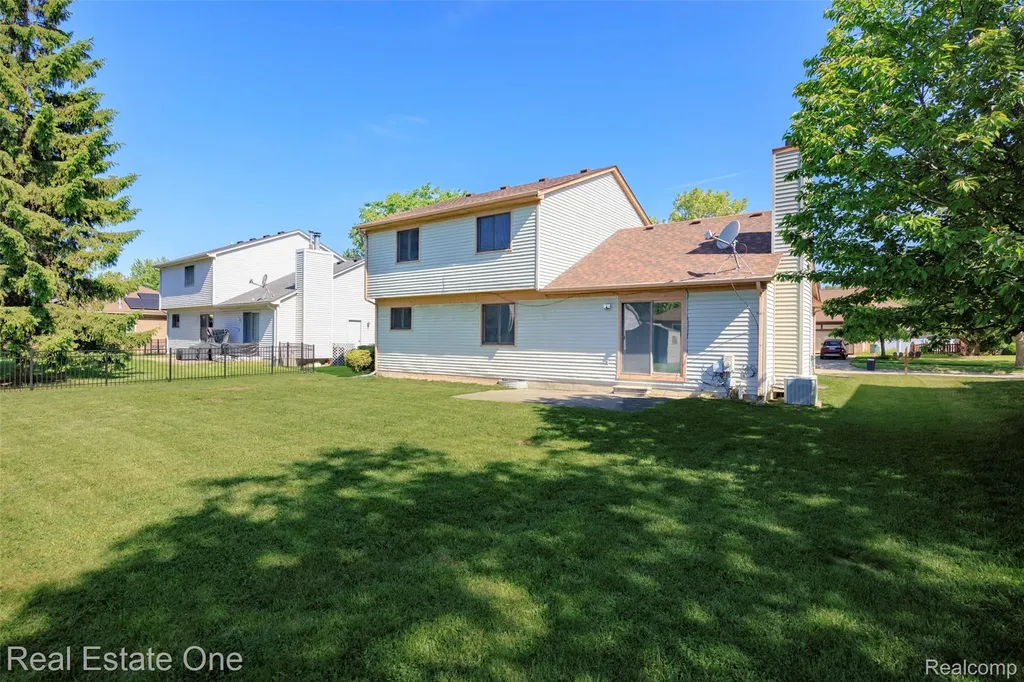 2202 Prescott Drive Troy City MI 48083
