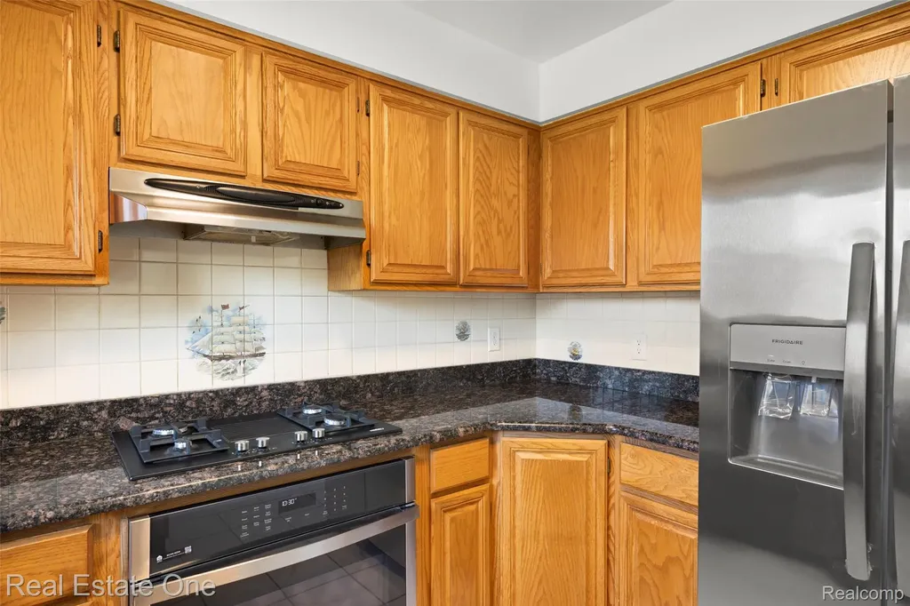 2202 Prescott Drive Troy City MI 48083