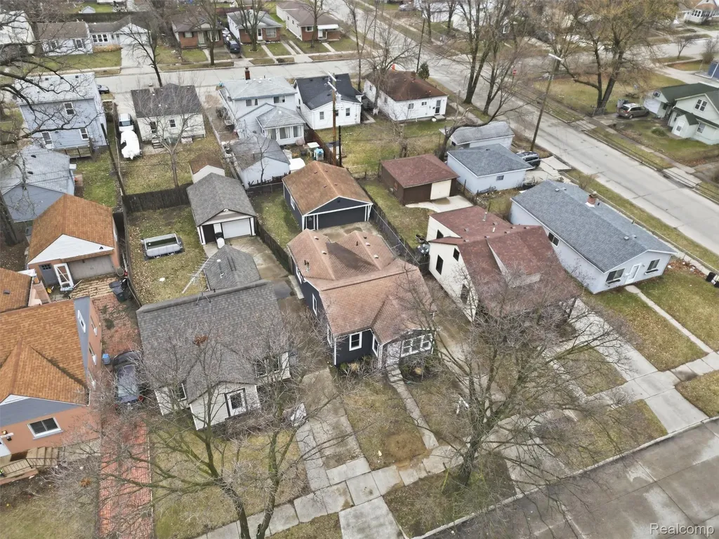 1027 E Milton Avenue Hazel Park City MI 48030