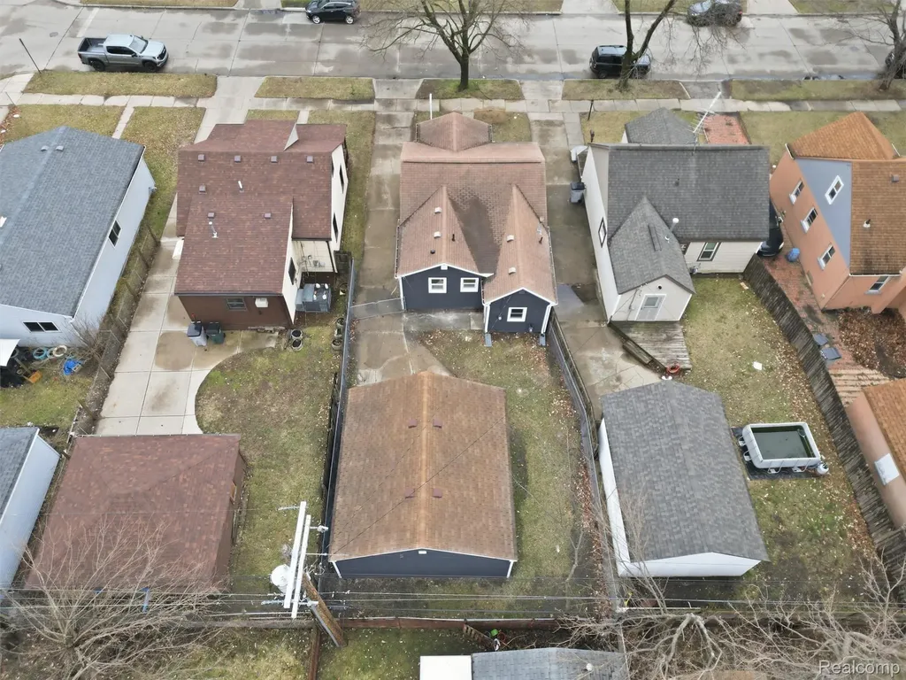 1027 E Milton Avenue Hazel Park City MI 48030