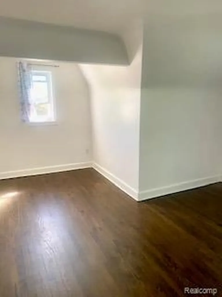5545 Bedford Detroit City MI 48224
