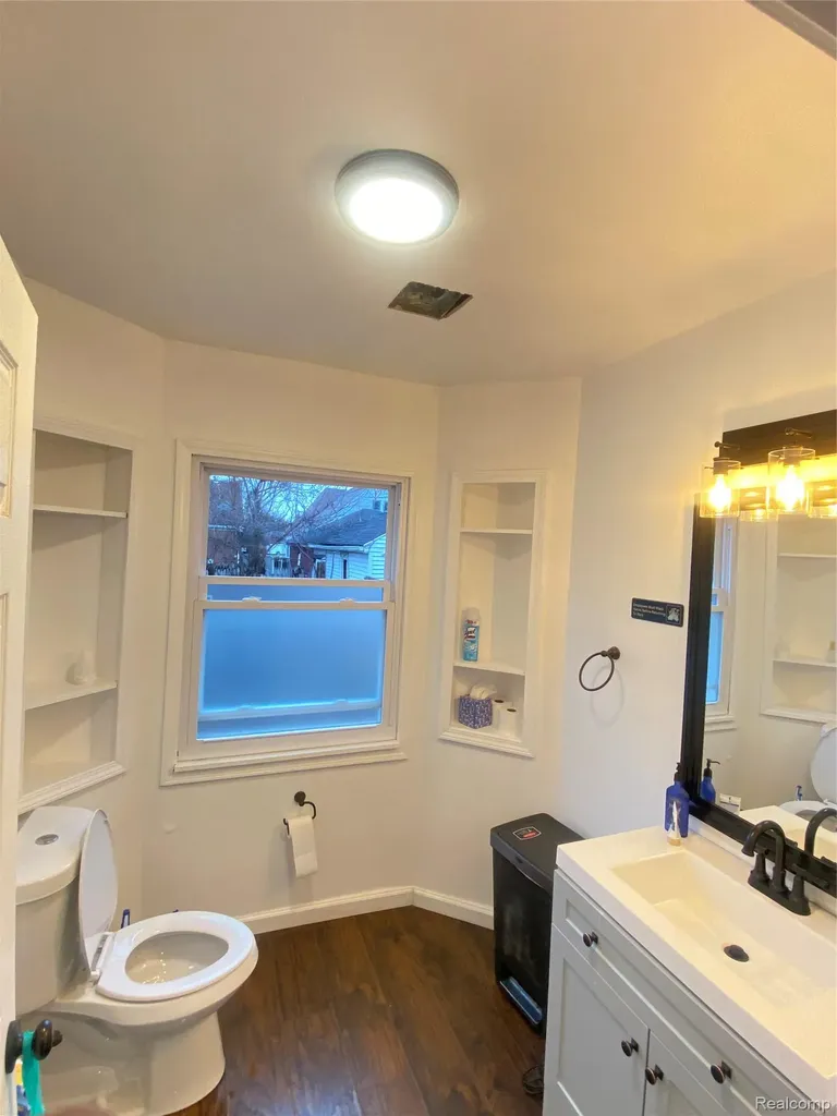 5545 Bedford Detroit City MI 48224