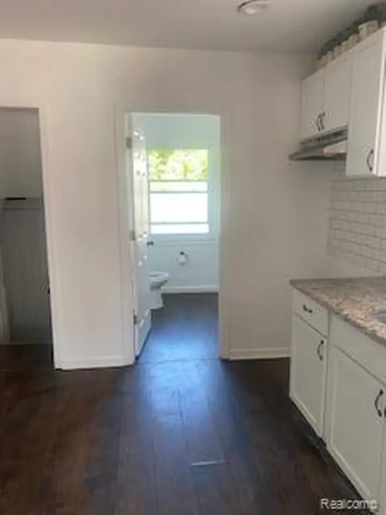 5545 Bedford Detroit City MI 48224
