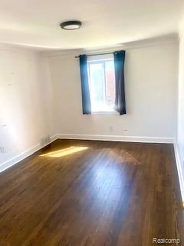 5545 Bedford Detroit City MI 48224
