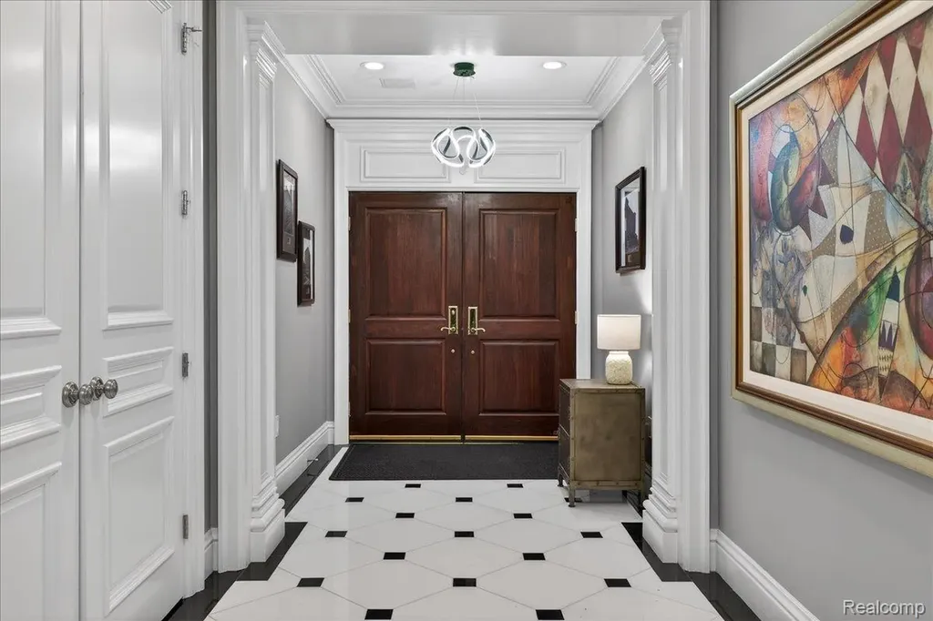 801 W Ann Arbor Trail Plymouth City MI 48170