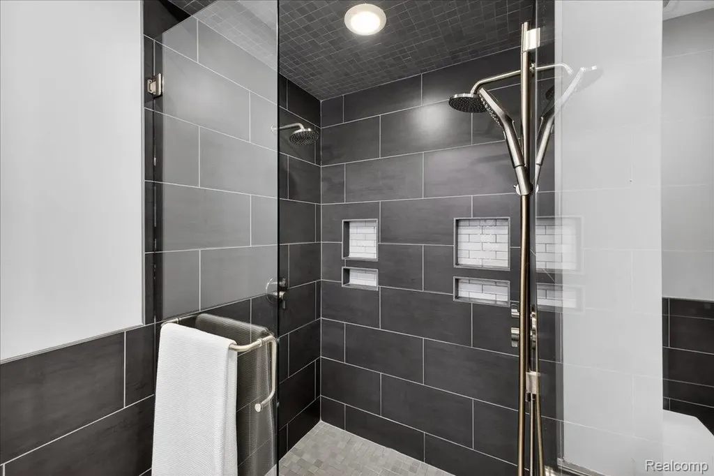 801 W Ann Arbor Trail Plymouth City MI 48170
