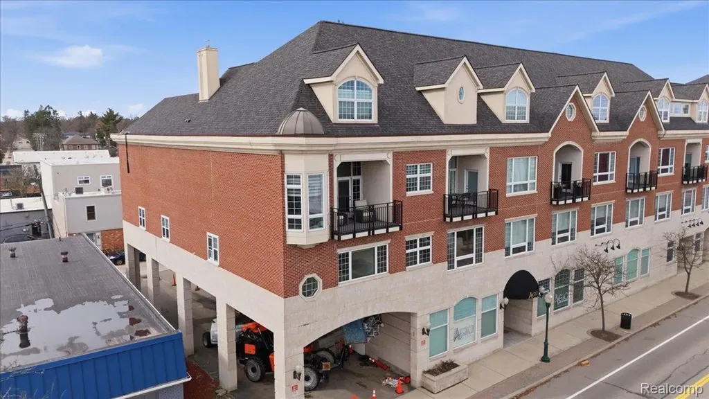 801 W Ann Arbor Trail Plymouth City MI 48170