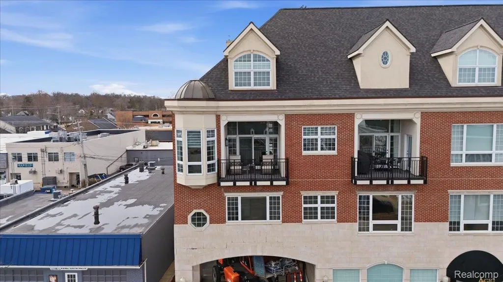 801 W Ann Arbor Trail Plymouth City MI 48170