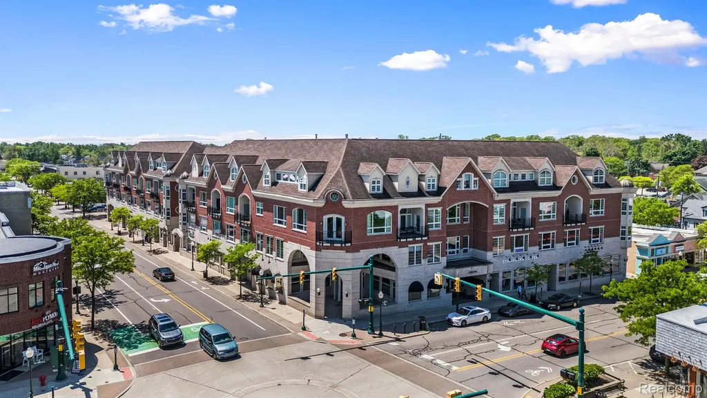 801 W Ann Arbor Trail Plymouth City MI 48170