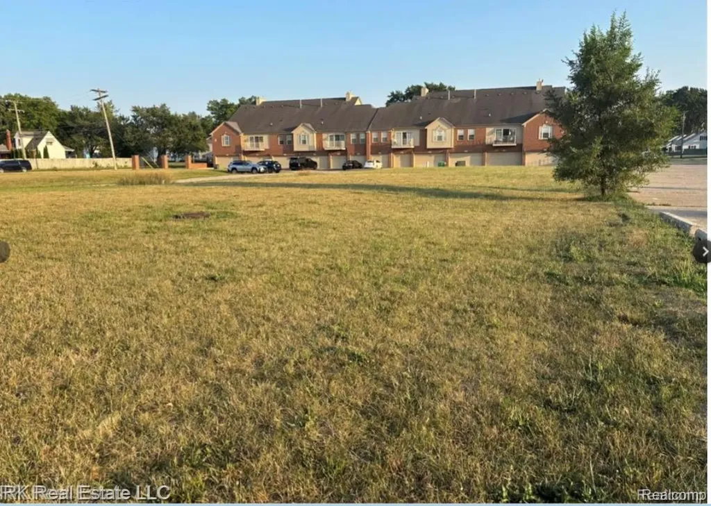 24095 Vance Hazel Park City MI 48030