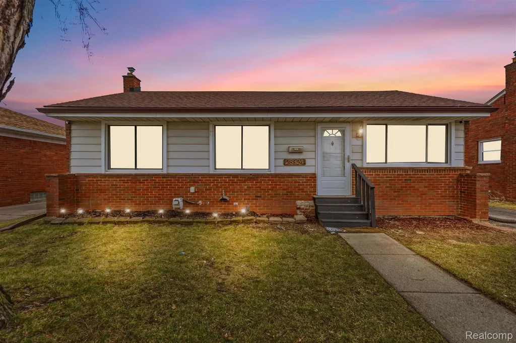 28824 Bohn Street Roseville City MI 48066