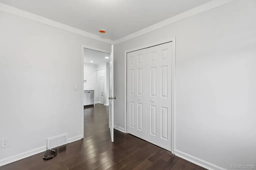28824 Bohn Street Roseville City MI 48066
