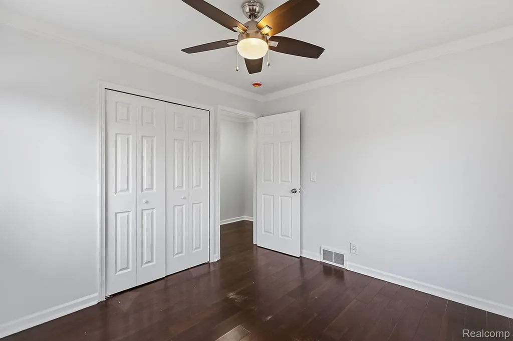 28824 Bohn Street Roseville City MI 48066