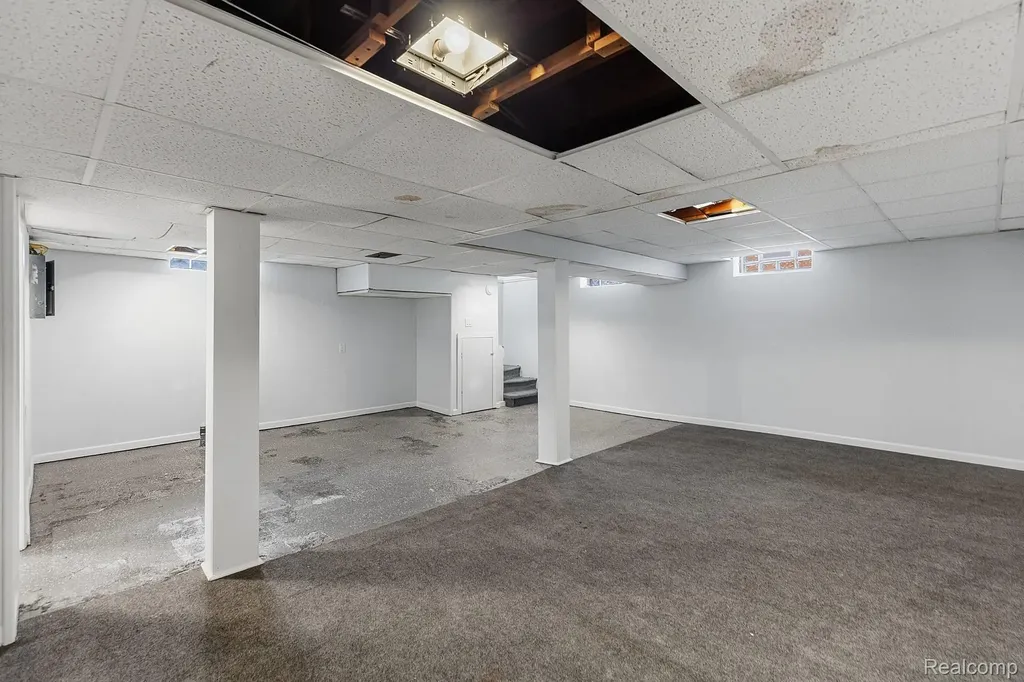 28824 Bohn Street Roseville City MI 48066