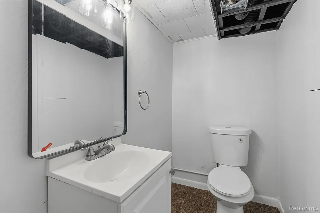 28824 Bohn Street Roseville City MI 48066