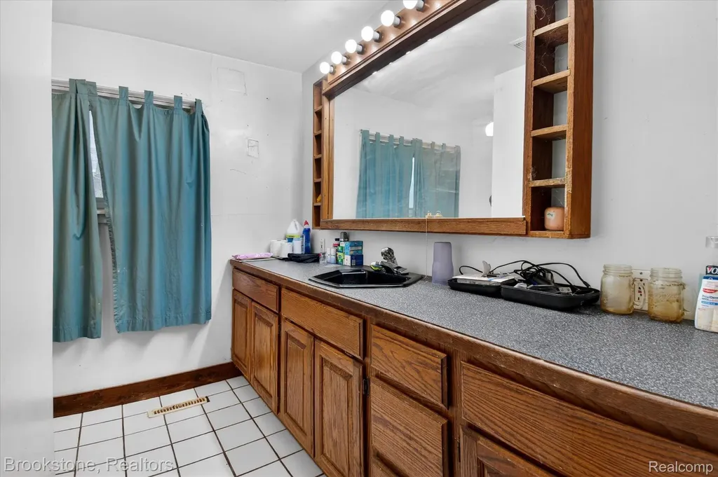 6756 W Beard Road Woodhull Township MI 48872