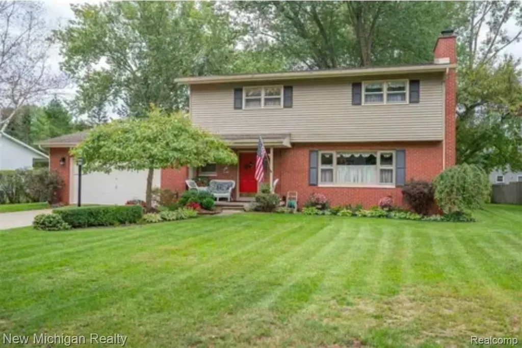 4609 W Wackerly Street Midland City MI 48640