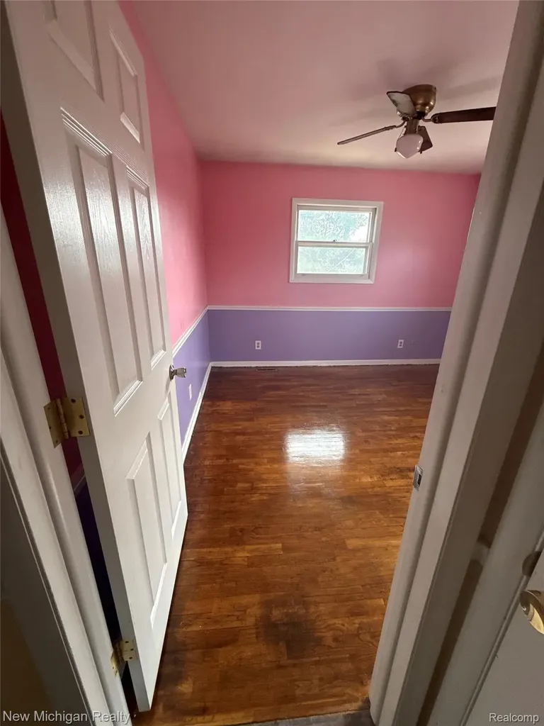 4609 W Wackerly Street Midland City MI 48640