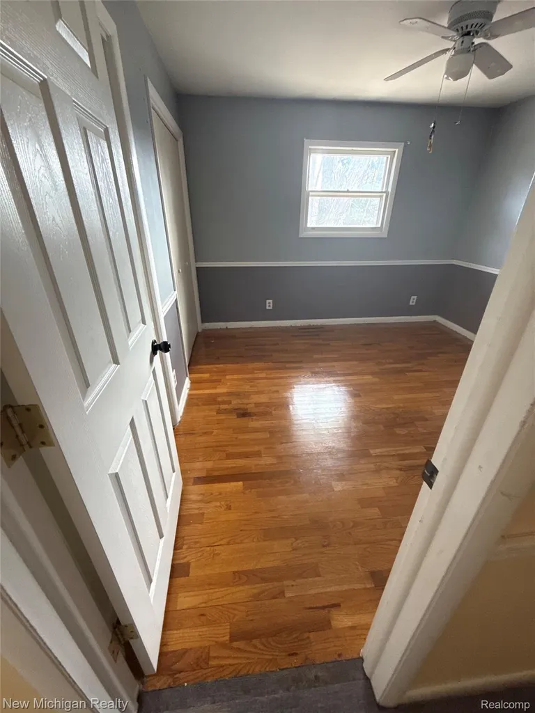 4609 W Wackerly Street Midland City MI 48640