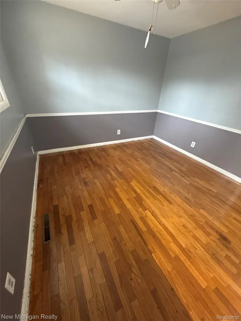 4609 W Wackerly Street Midland City MI 48640