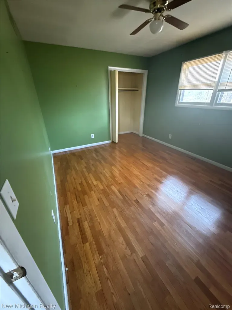 4609 W Wackerly Street Midland City MI 48640
