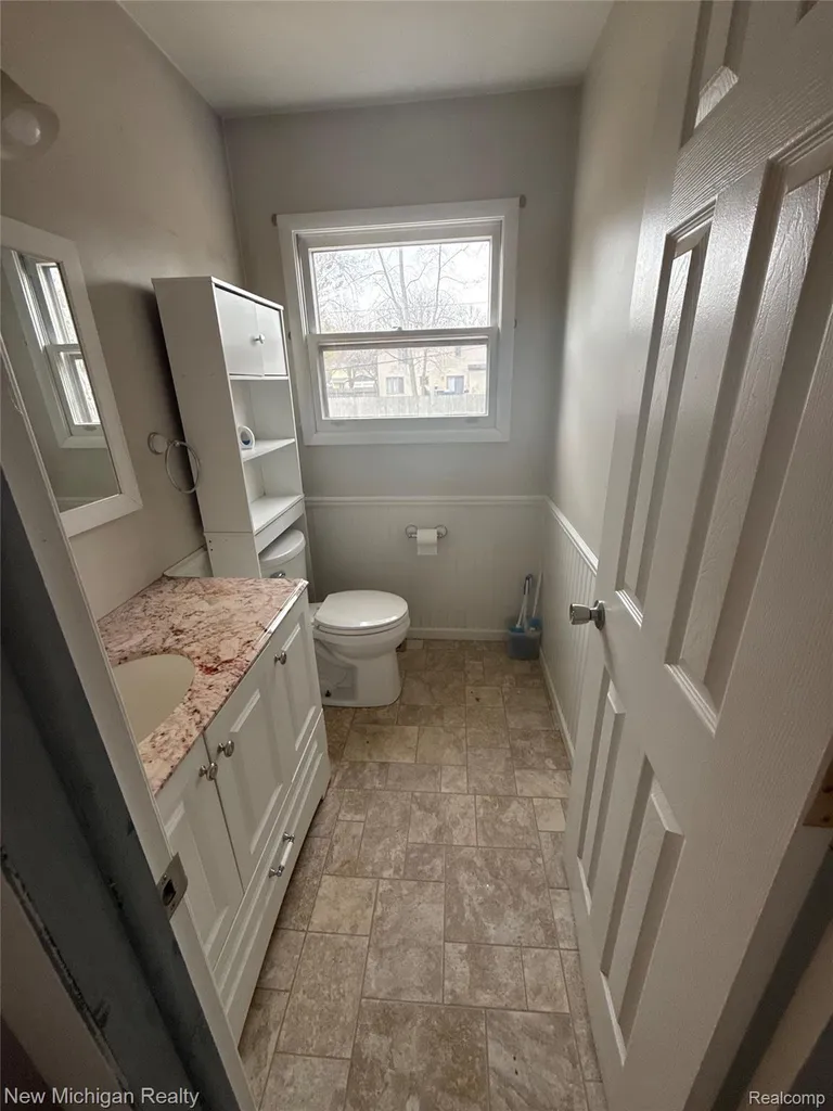 4609 W Wackerly Street Midland City MI 48640