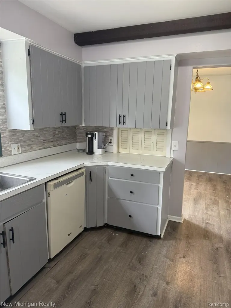 4609 W Wackerly Street Midland City MI 48640