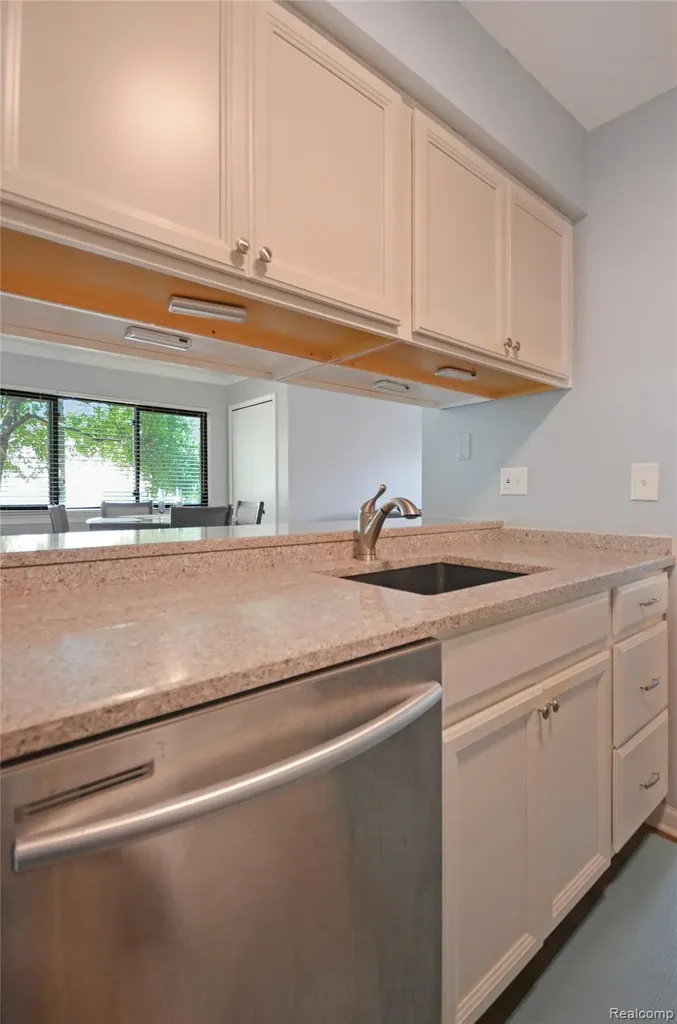 34900 Mercer Fraser City MI 48026