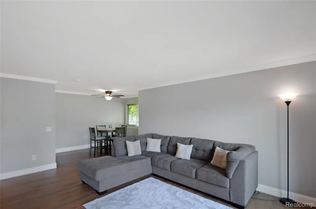 34900 Mercer Fraser City MI 48026