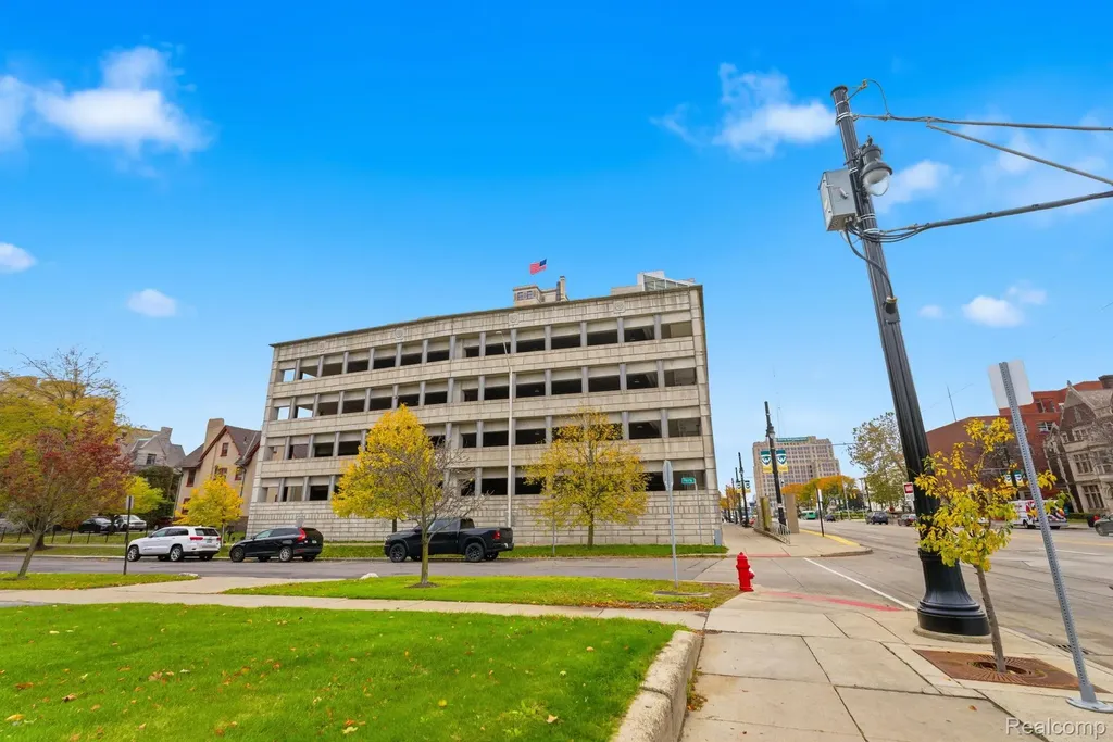 15 E Kirby Street Detroit City MI 48202