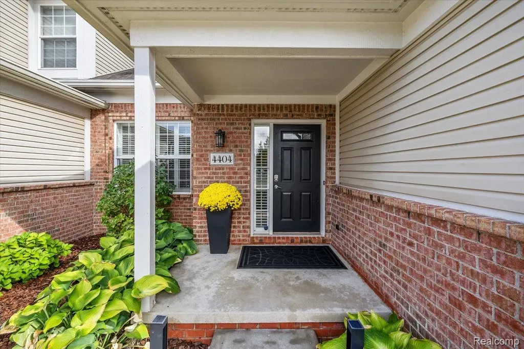 4404 Navin Field Lane Troy City MI 48085