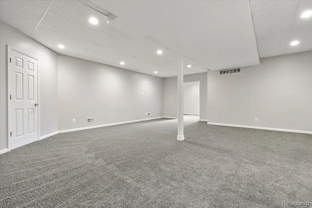 4404 Navin Field Lane Troy City MI 48085