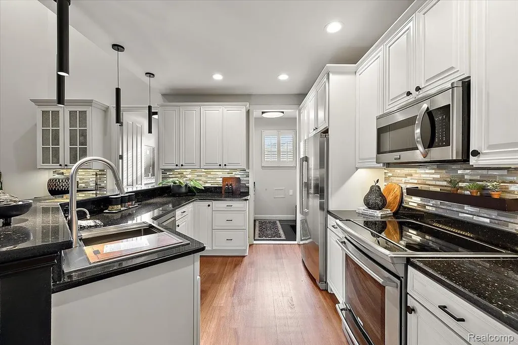 4404 Navin Field Lane Troy City MI 48085