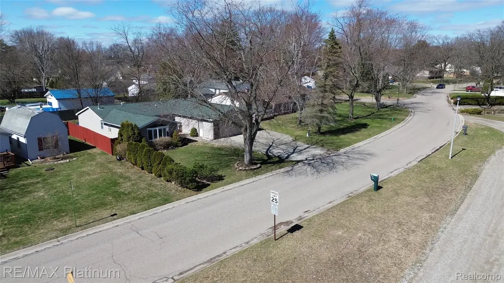 601 Holly Bush Drive Holly Village MI 48442
