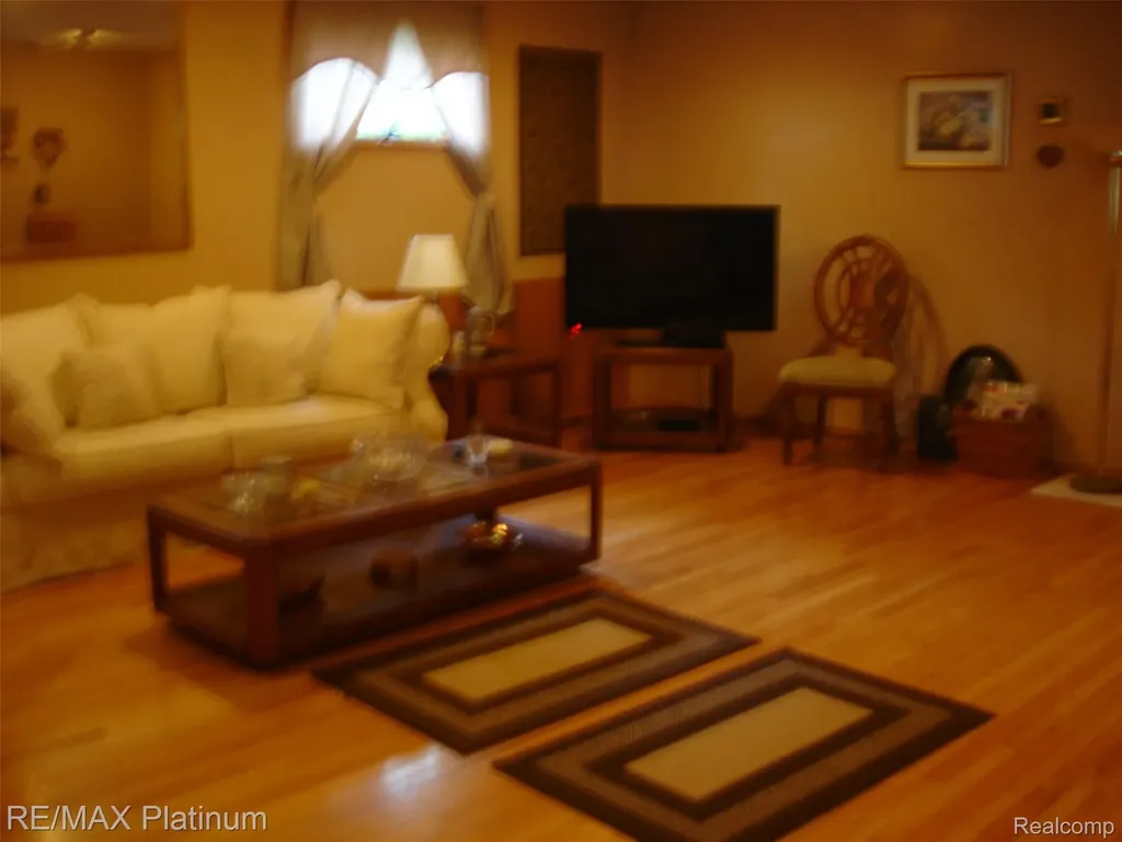 601 Holly Bush Drive Holly Village MI 48442