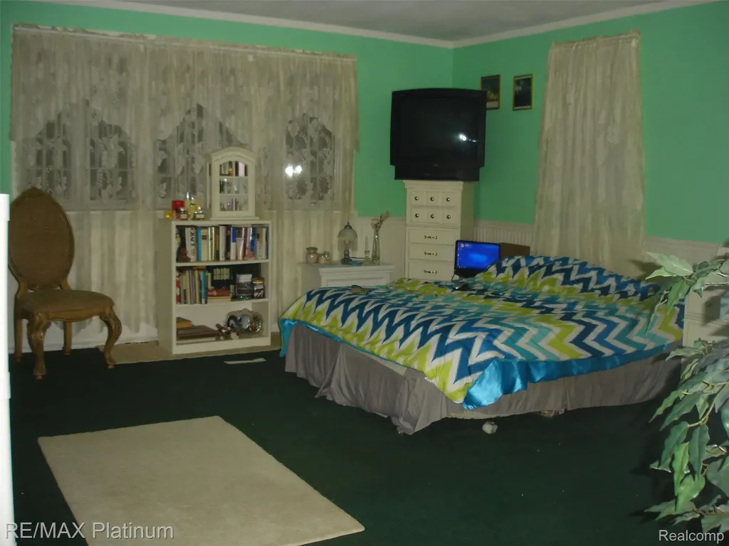 601 Holly Bush Drive Holly Village MI 48442