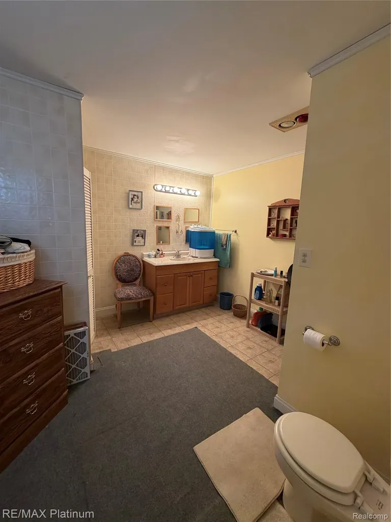 601 Holly Bush Drive Holly Village MI 48442