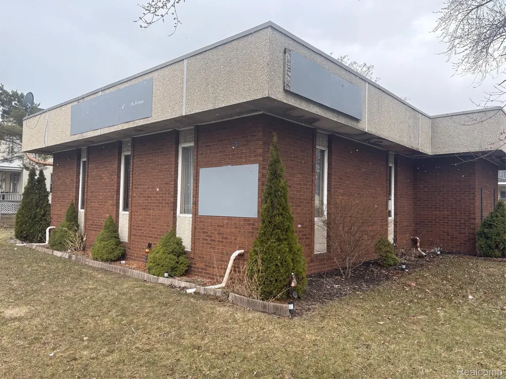 929 Division Street Port Huron City MI 48060