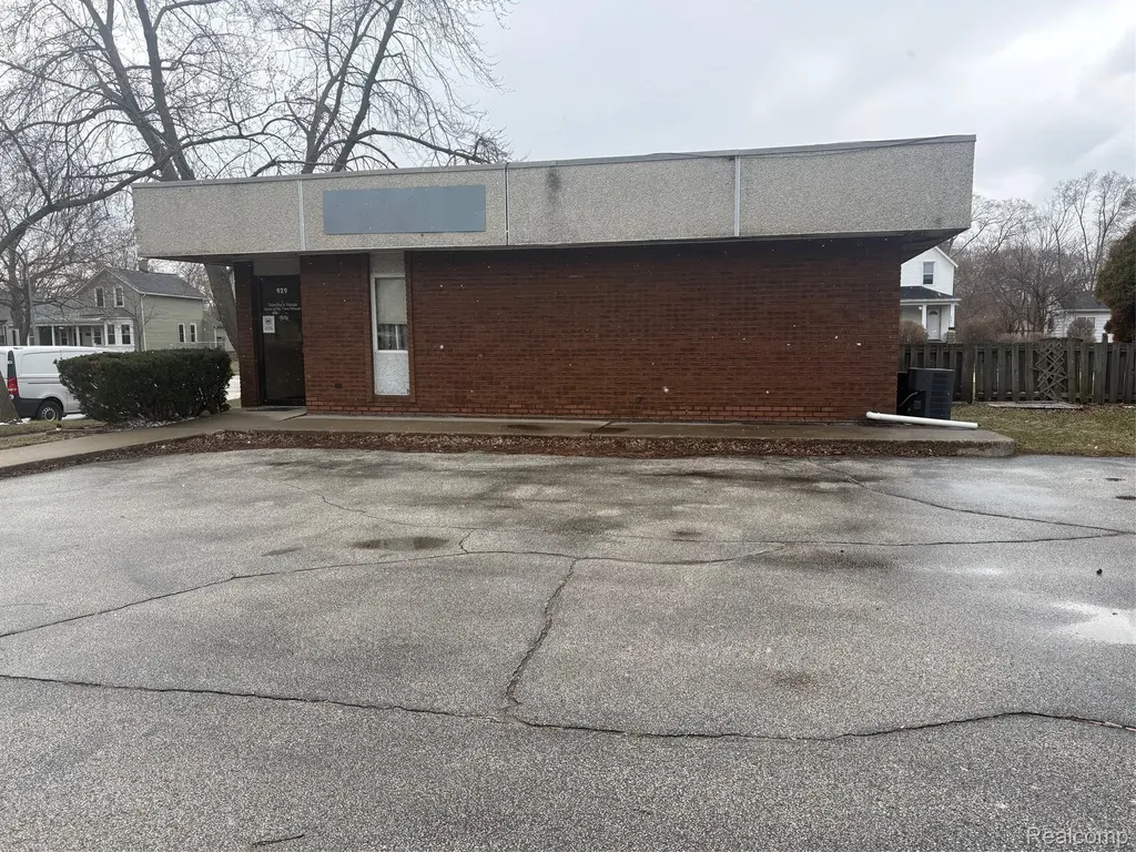 929 Division Street Port Huron City MI 48060