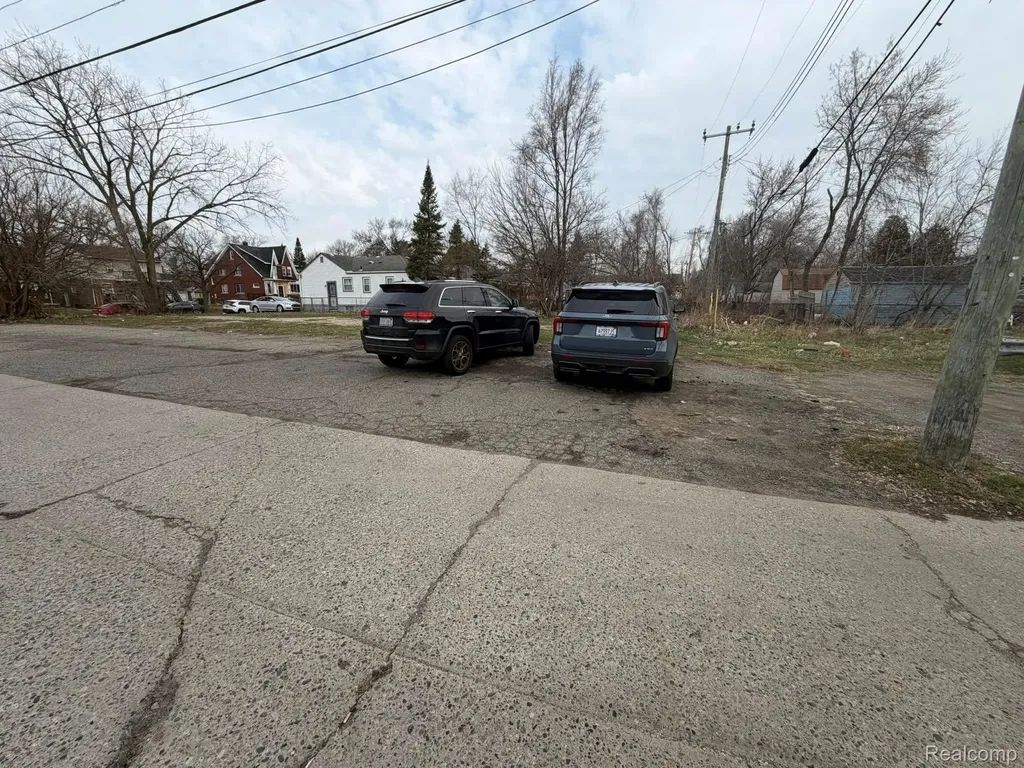 19430 W Warren Avenue Detroit City MI 48228