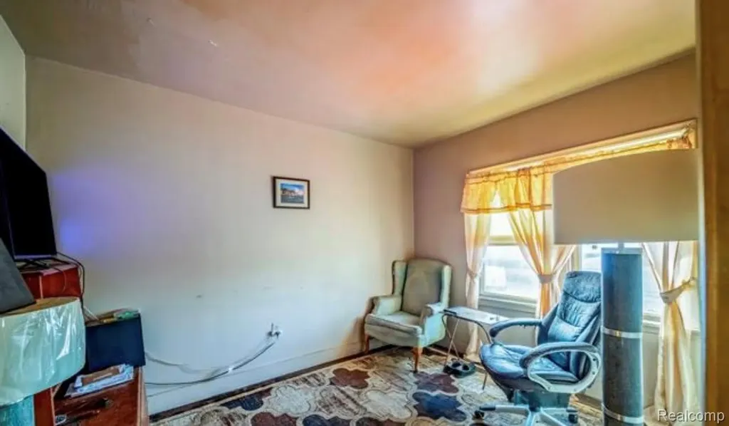 19430 W Warren Avenue Detroit City MI 48228
