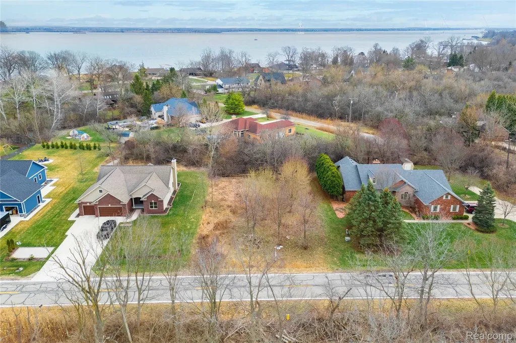 129 Meridian Grosse Ile Township MI 48138