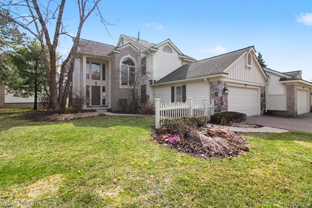 7365 Danbury Drive West Bloomfield Charter Township MI 48322